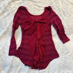 FASHION MAGAZINE Elegant Red Bow-Accent 3/4 Sleeve Striped Women's Top Small